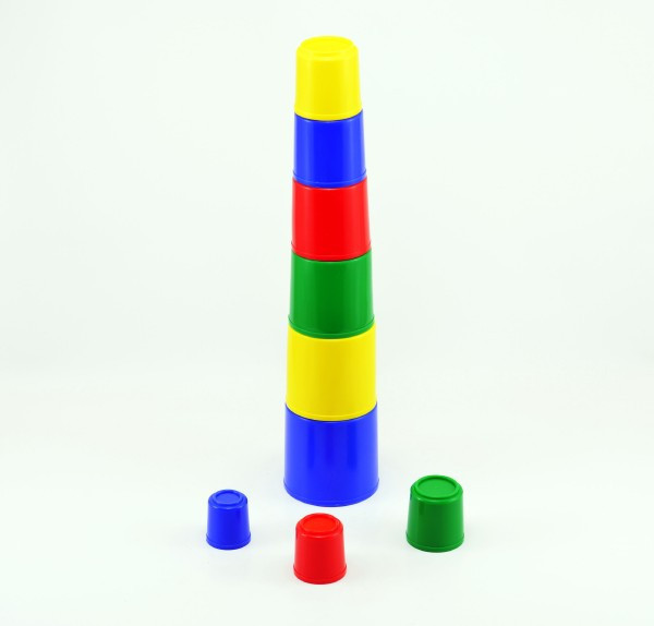 Puzzle piramida Kubus okrągłe plastikowe 4 kolory 9x9x8cm 12m+