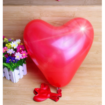 Aga4Kids Lateksowy Balon Serce z LED Czerwony 25 cm