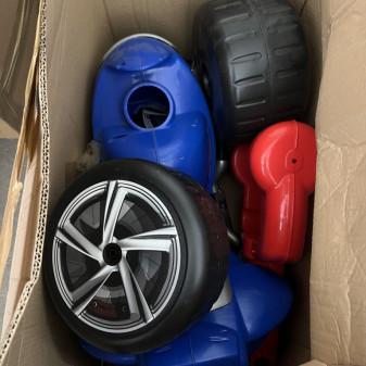 Injusa Elektryczny motocykl WAVES AVENGERS 6V 2DZ072